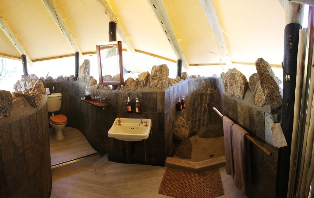 Erongo Wilderness Lodge Омаруру Екстериор снимка