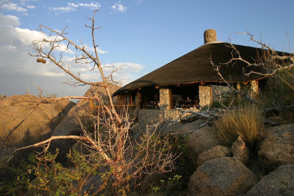 Erongo Wilderness Lodge Омаруру Екстериор снимка