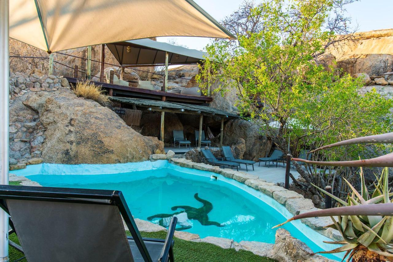Erongo Wilderness Lodge Омаруру Екстериор снимка