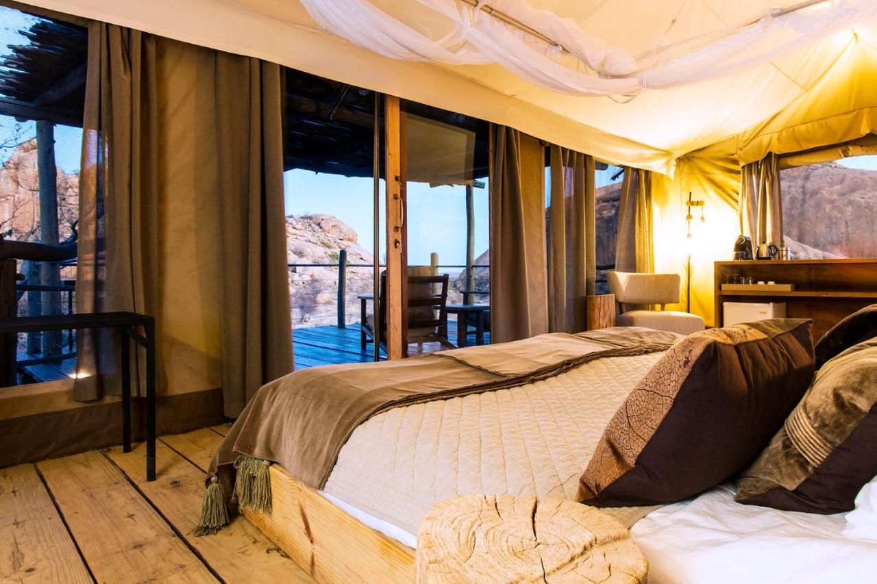 Erongo Wilderness Lodge Омаруру Екстериор снимка